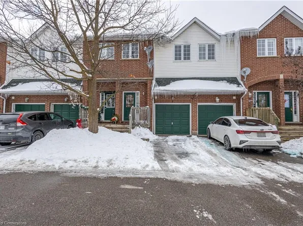 42 Green Valley Dr #4, Kitchener, ON N2P 2J8