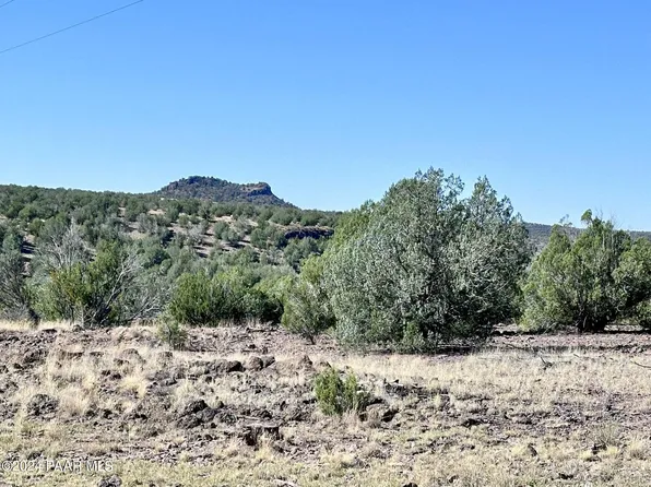 145 SW Reckless Ln, Ash Fork, AZ 86320