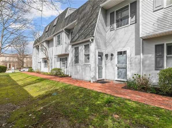 364 Bellevue Ave APT A3, Newport, RI 02840