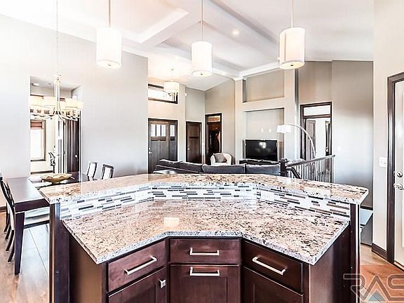 5th image of 6243 S Badlands Ct