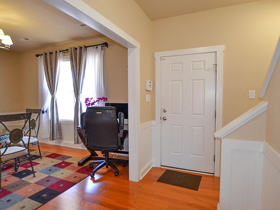 3rd image of 328 Marquette Ct