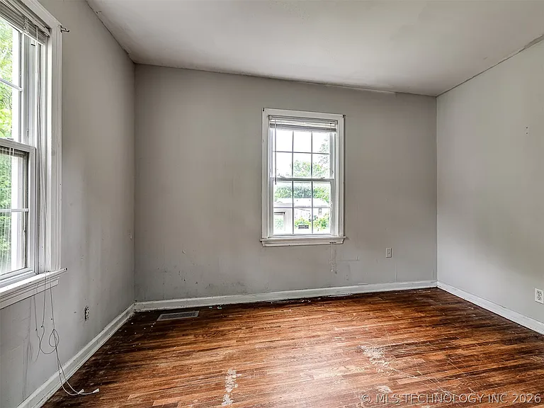 1913 N Florence Pl — Photo 22