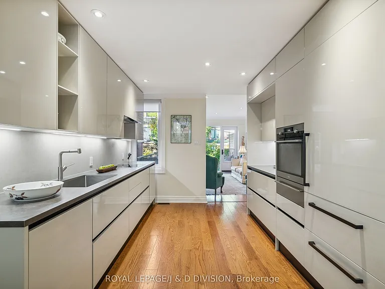 88 Asquith Ave — Photo 5