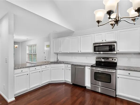 840 Jarman Dr, Jamestown, NC 27282