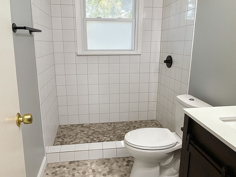 1st image of 4500 Cemetary St