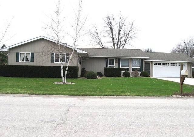 1st image of 1205 Maplewood Dr