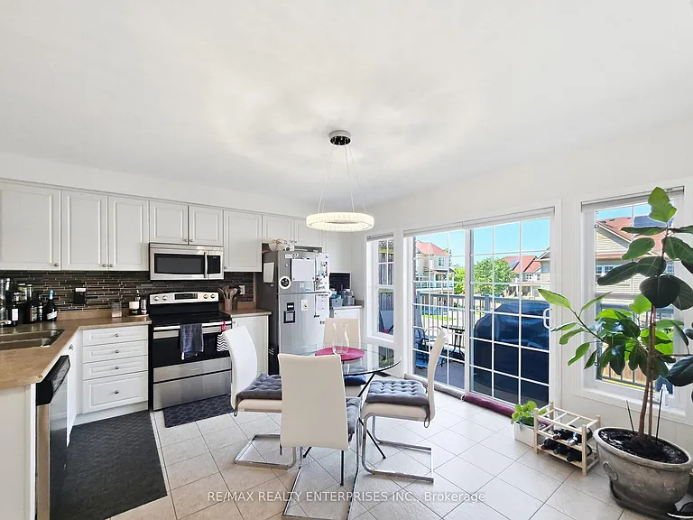 112 Harbourside Dr — Photo 6