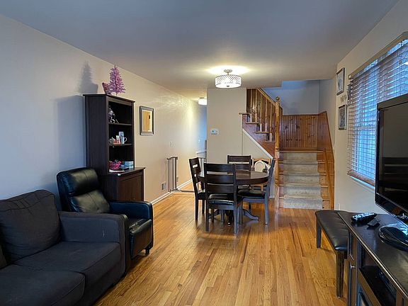 4th image of 221 Atlantic Ave