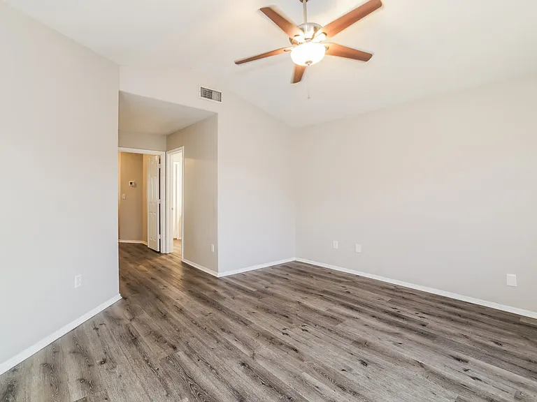425 S Sunrise Dr — Photo 10