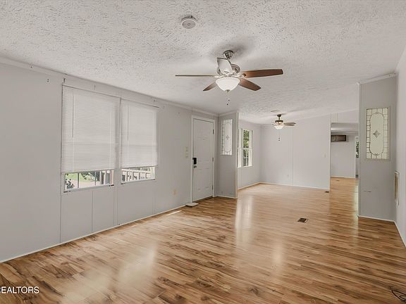4th image of 1148 Ridge View Rd