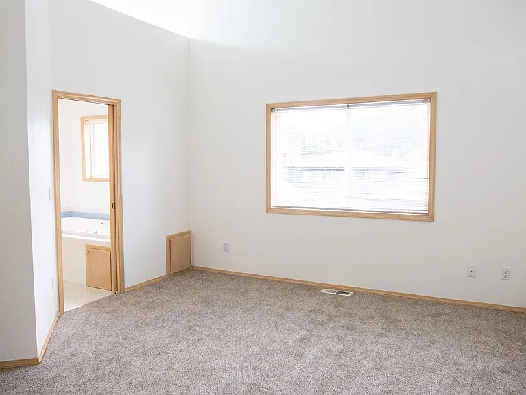 11320 SW Clifford St — Photo 26