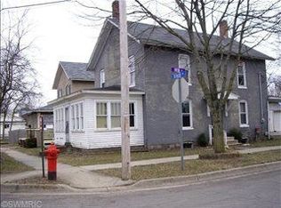 900 5th St, Three Rivers, MI 49093