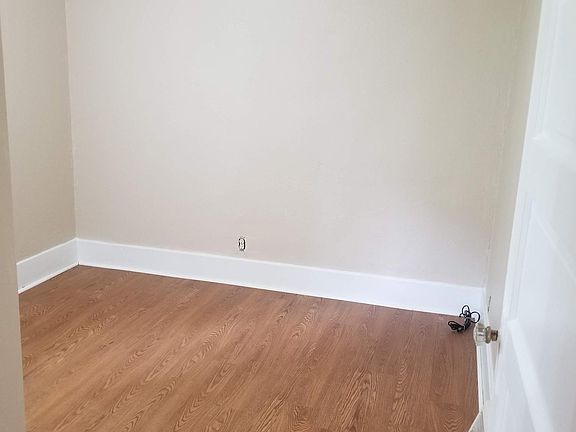 4th image of 1616 S Maple St