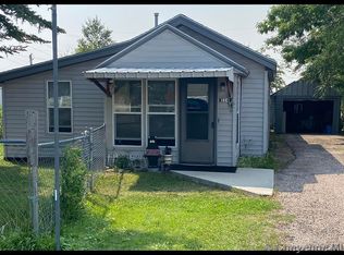 214 S Warren Ave, Glendo, WY 82213
