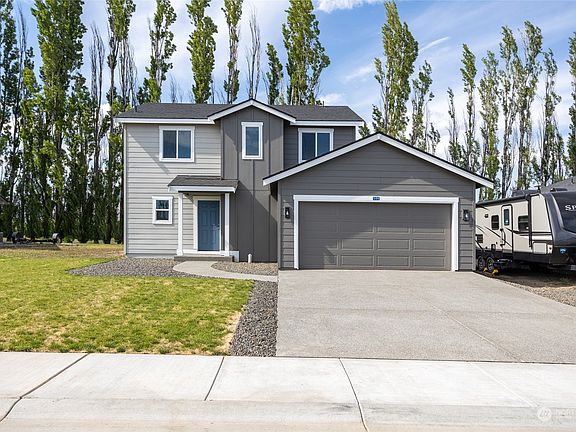 2nd image of 300 N Aspen Street
