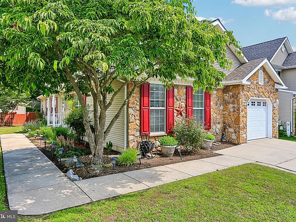 2nd image of 1029 Searay Ct