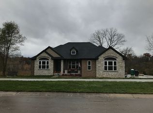 846 Watersmeet Dr, Oxford, MI
