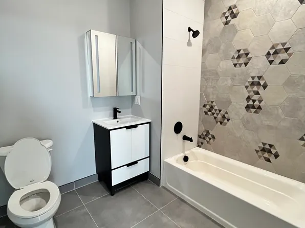 138 Mallory Avenue image 7 of 8