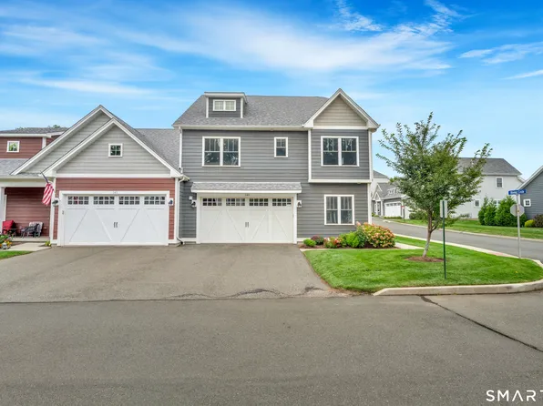 145 Mulholland Way #145, North Haven, CT 06473