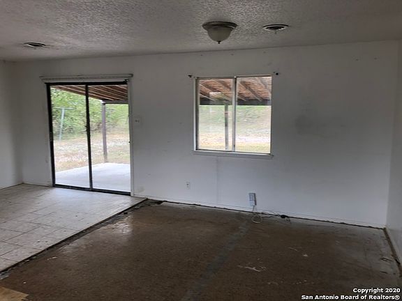5th image of 134 Moon Valley Dr