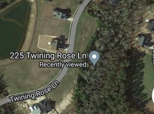 225 Twining Rose Ln, Holly Ridge, NC 28445