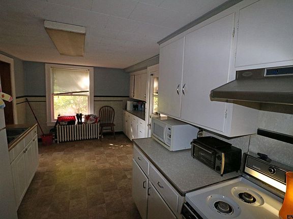 2nd image of 95 William St