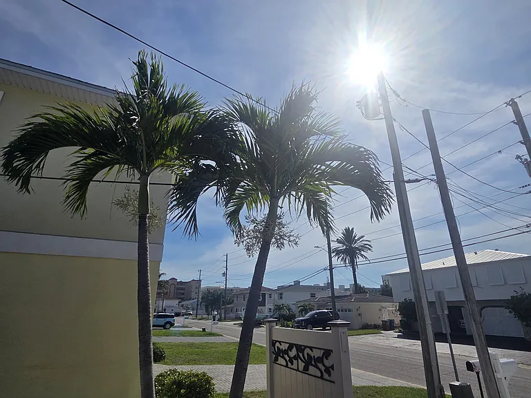 14906 N Bayshore Dr #2 — Photo 12