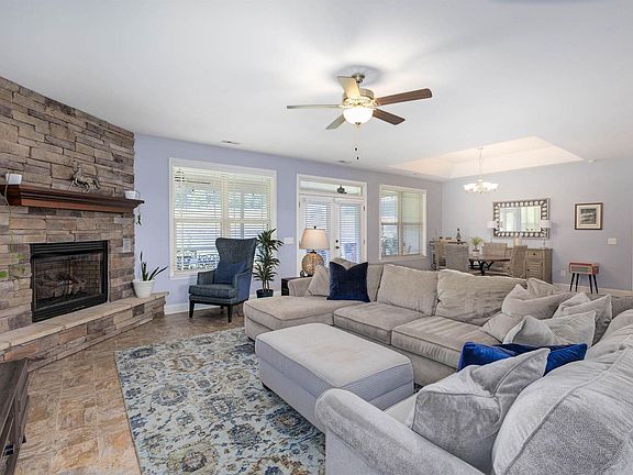 5th image of 14 Bolero Ln