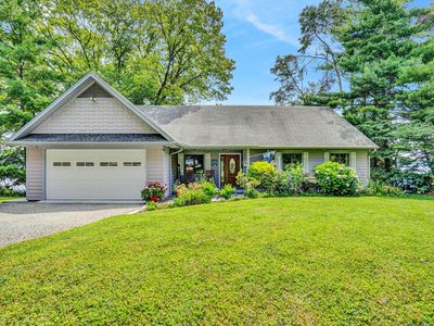 104 Twin Coves Dr, Moneta, VA, 24121