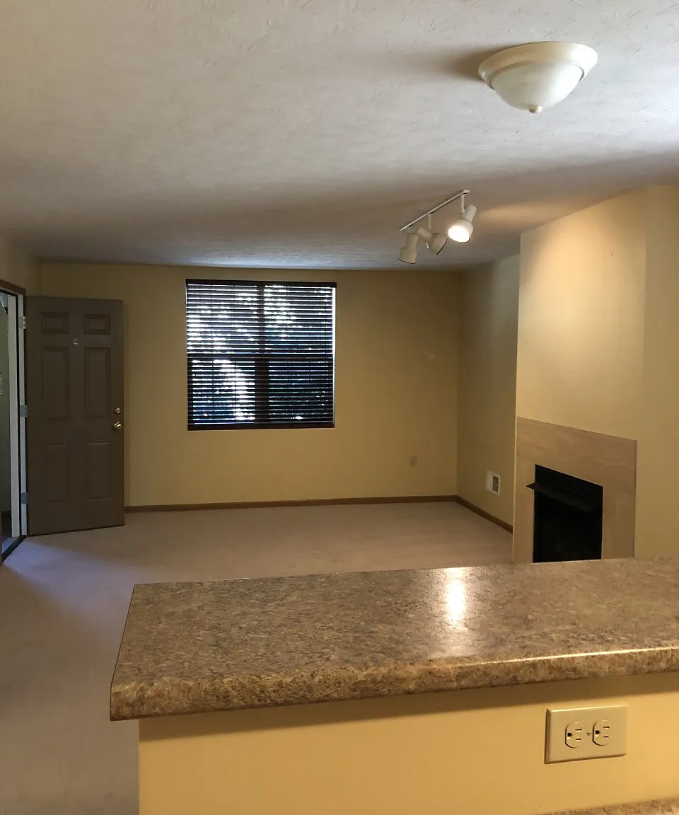 1 bed, 995 sqft, $800 — Photo 4