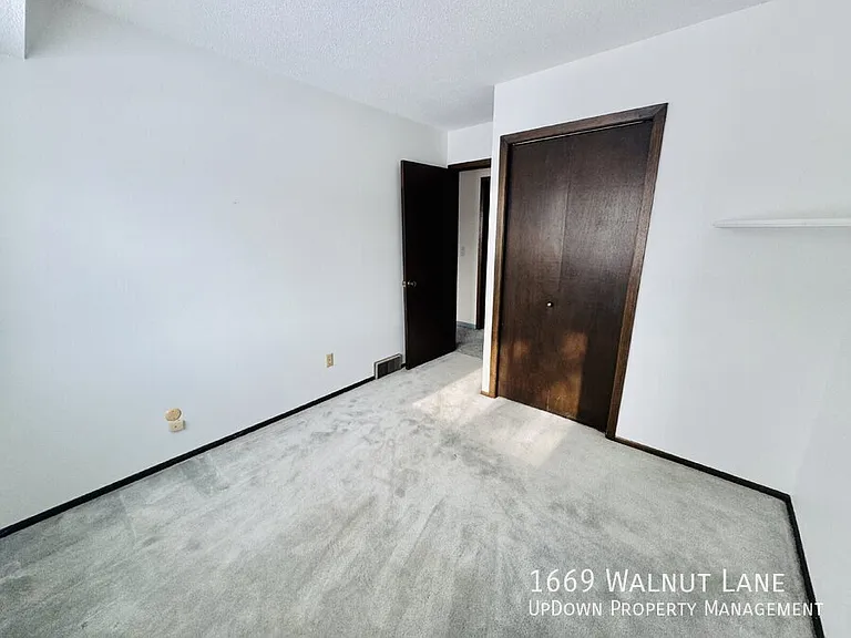 1669 Walnut Ln — Photo 17