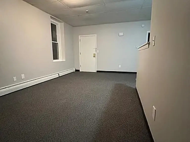 32 Chestnut St #18 — Photo 13