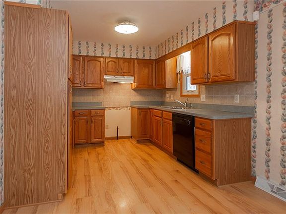 5th image of 1290 Waldo Way