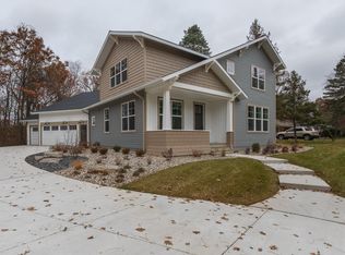 2116 Shelter Pointe Dr, Kalamazoo, MI 49008