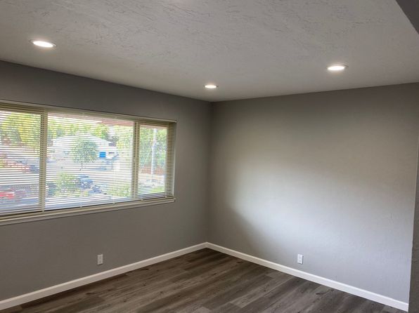 2500 Lucy Ln #207