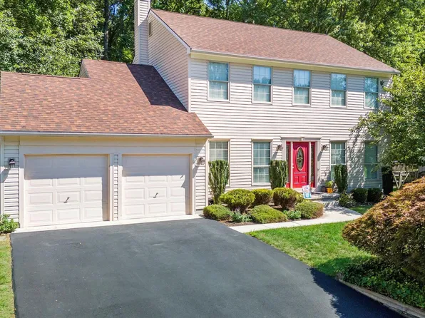 120 Country Woods Dr, Bear, DE 19701
