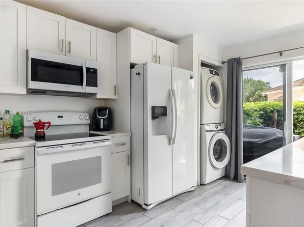 2173 NW 78th Ave APT 103, Pembroke Pines, FL 33024
