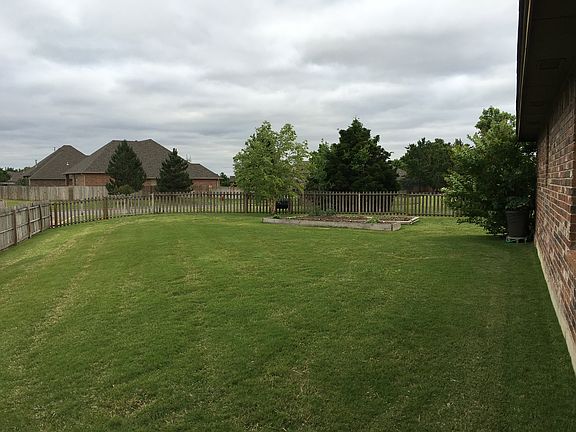 2nd image of 21759 Pioneer Cir