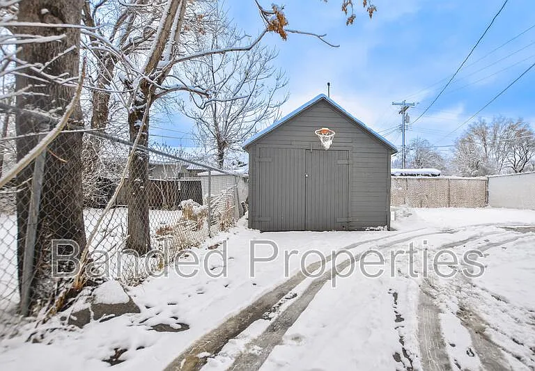 1955 S West Temple — Photo 16