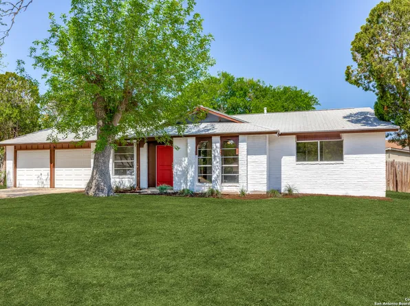 113 High Vista St, Live Oak, TX 78233