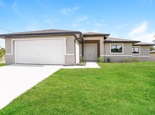 2704 50th St W, Lehigh Acres, FL 33971