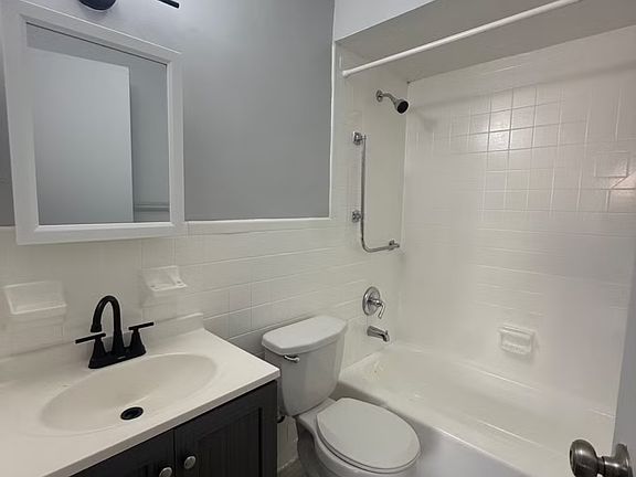 5th image of 2969 Fourtowers Dr #9
