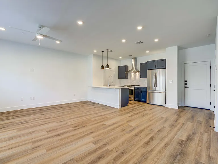 Escalon Townhomes — Photo 30