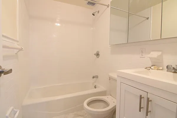 Rented by Guidance Realty Corp. | media 16