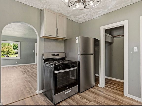 4th image of 332 Bullock St