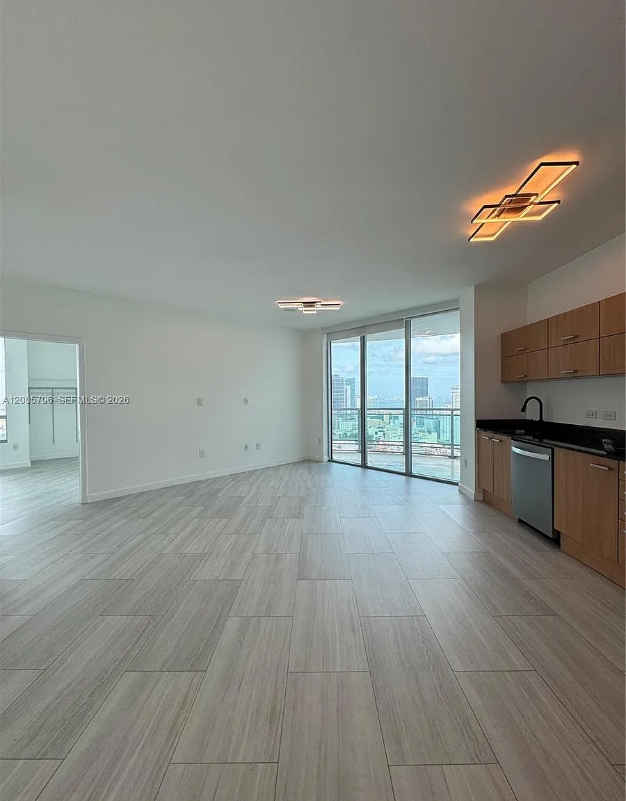 Wind Condo — Photo 1