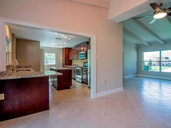 1st image of 10573 Lake Vista Dr