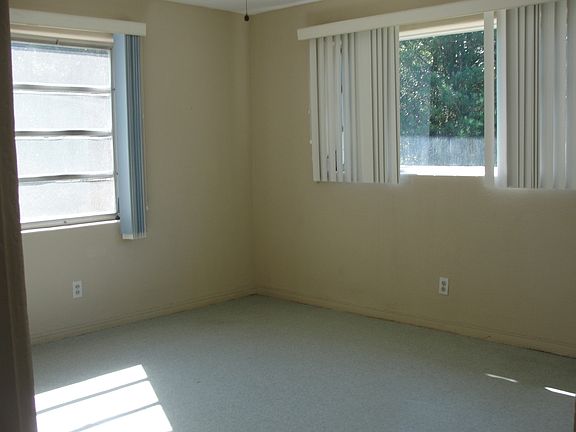 5th image of 60 E Bayshore Dr