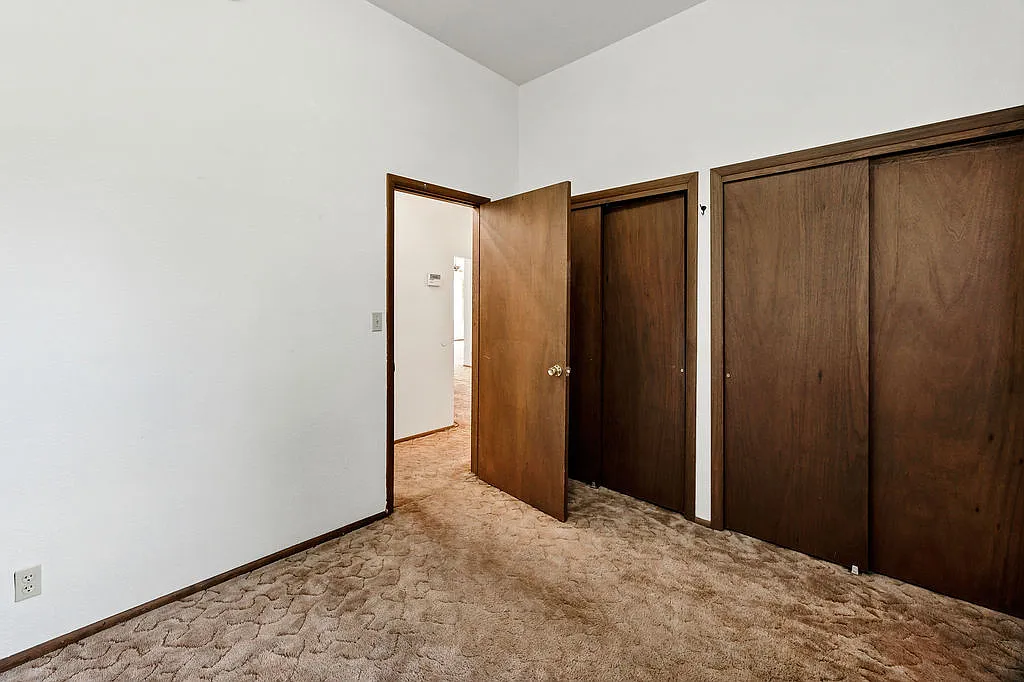 3 bed, 2280 sqft, $1,800 — Photo 3