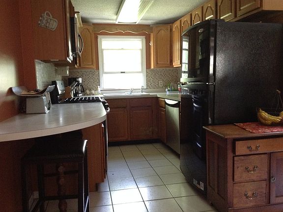 3rd image of 262 Highland Dr